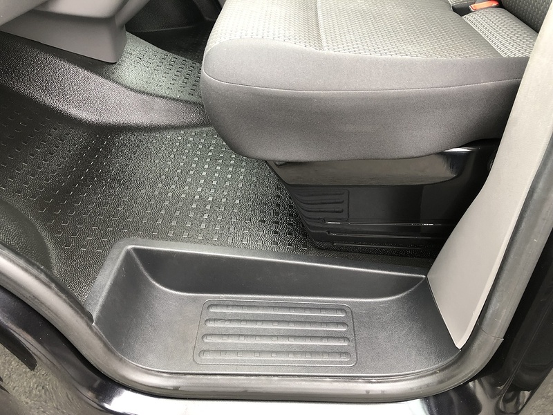Volkswagen Transporter TDI T28 Highline - U1572