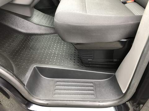Volkswagen Transporter TDI T28 Highline - U1572
