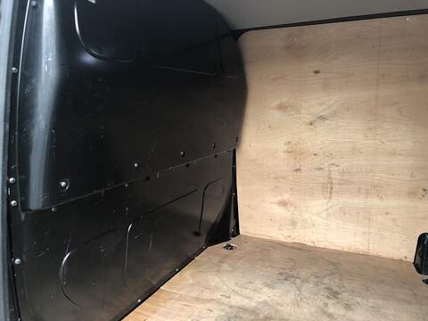 Volkswagen Transporter TDI T28 Highline - U1572