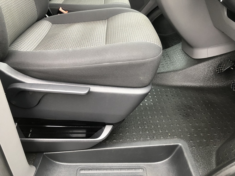 Volkswagen Transporter TDI T28 Highline - U1572