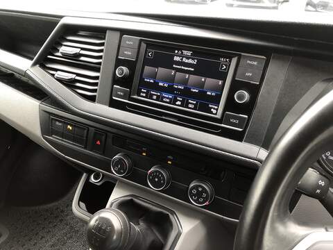 Volkswagen Transporter TDI T28 Highline - U1572
