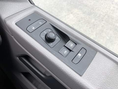 Volkswagen Transporter TDI T28 Highline - U1572
