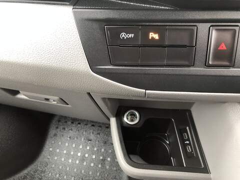 Volkswagen Transporter TDI T28 Highline - U1572