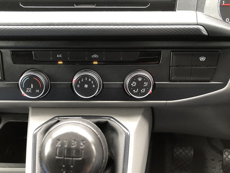 Volkswagen Transporter TDI T28 Highline - U1572