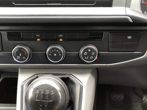 Volkswagen Transporter TDI T28 Highline - U1572
