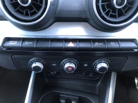 Audi Q2 TFSI CoD S line - U1575