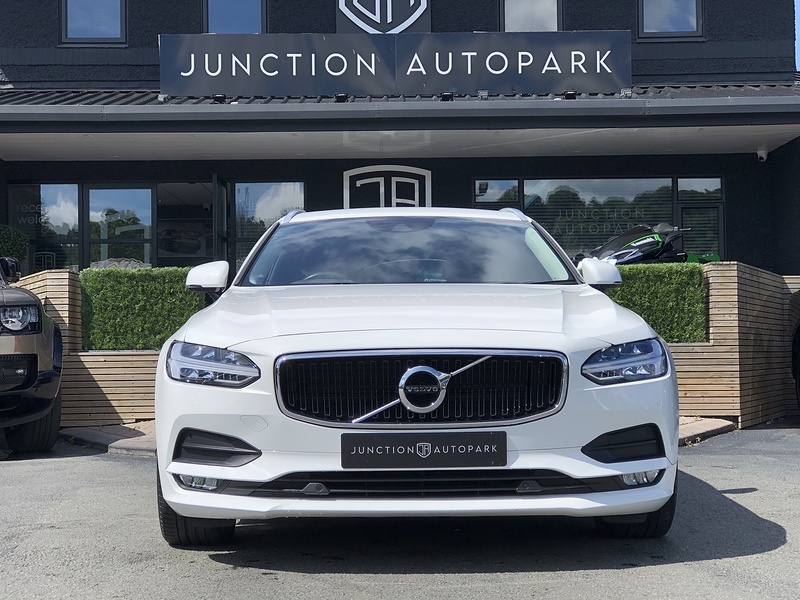 Volvo V90 T4 Momentum Plus - U1603