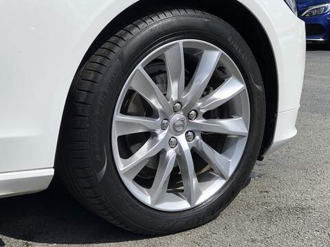 Volvo V90 T4 Momentum Plus - U1603