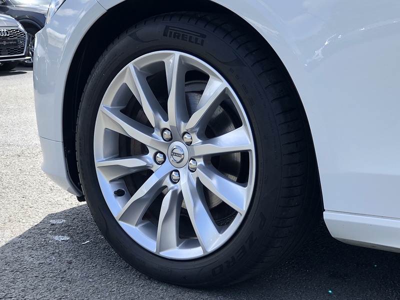 Volvo V90 T4 Momentum Plus - U1603