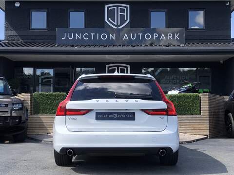 Volvo V90 T4 Momentum Plus - U1603