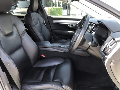 Volvo V90 T4 Momentum Plus - U1603