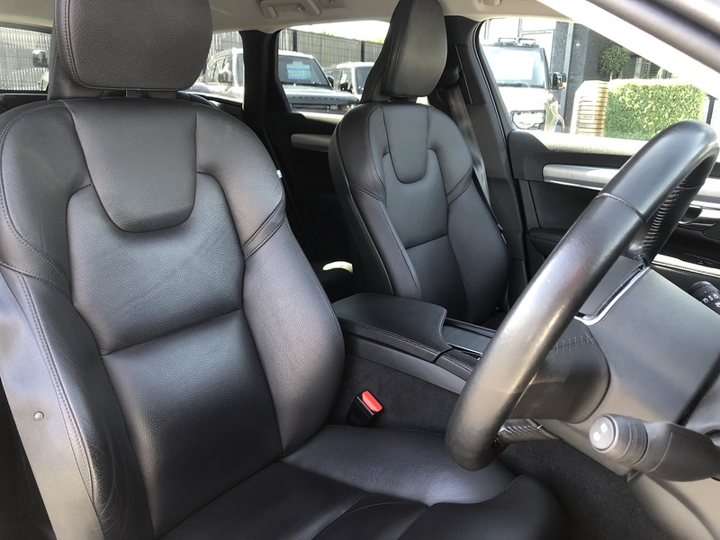 Volvo V90 T4 Momentum Plus - U1603