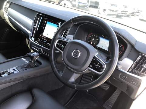 Volvo V90 T4 Momentum Plus - U1603