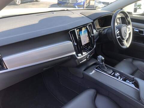 Volvo V90 T4 Momentum Plus - U1603