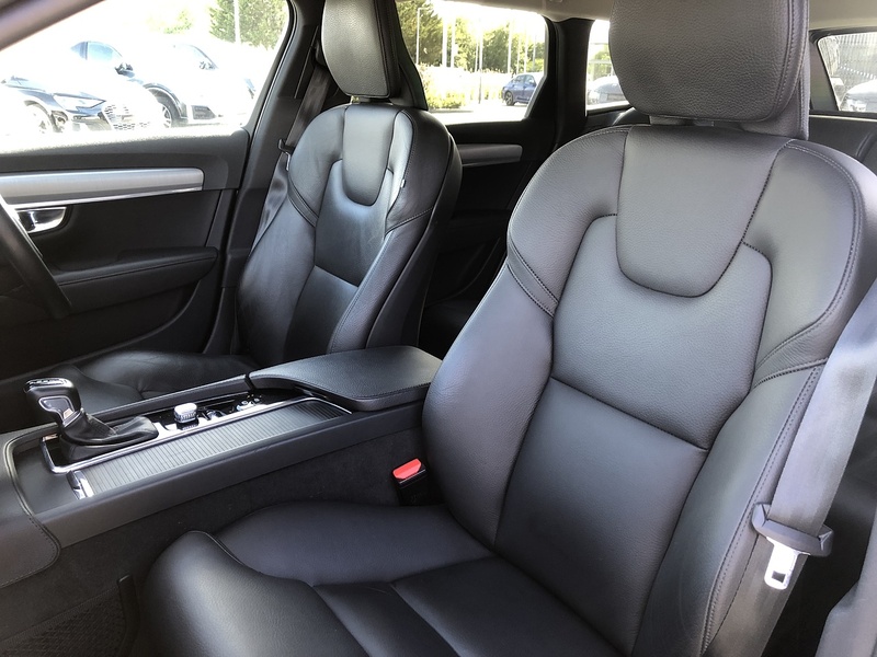 Volvo V90 T4 Momentum Plus - U1603