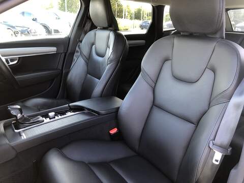 Volvo V90 T4 Momentum Plus - U1603