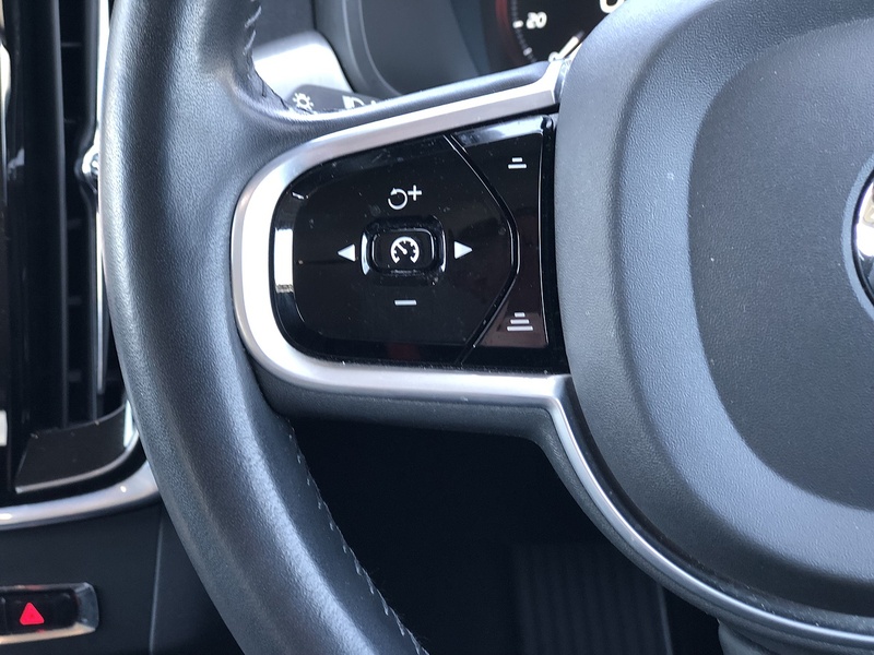 Volvo V90 T4 Momentum Plus - U1603