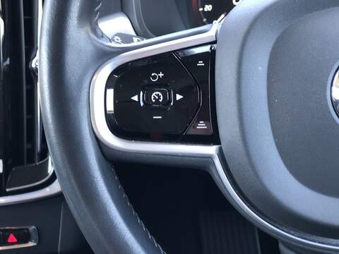 Volvo V90 T4 Momentum Plus - U1603