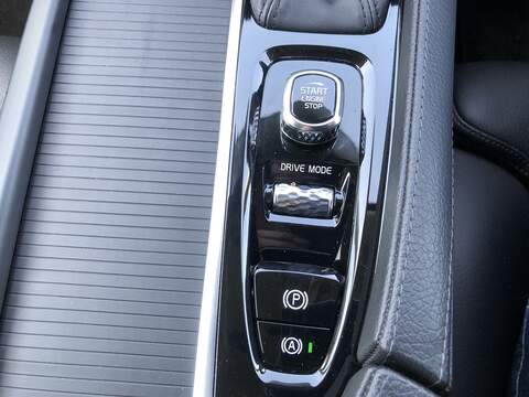 Volvo V90 T4 Momentum Plus - U1603