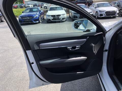 Volvo V90 T4 Momentum Plus - U1603