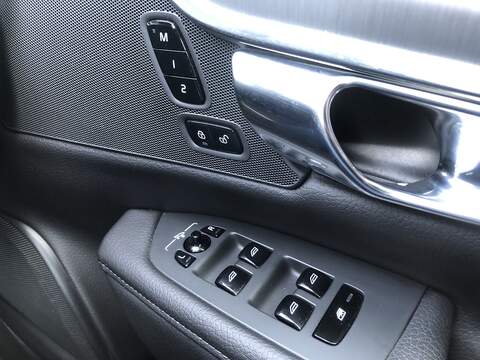 Volvo V90 T4 Momentum Plus - U1603