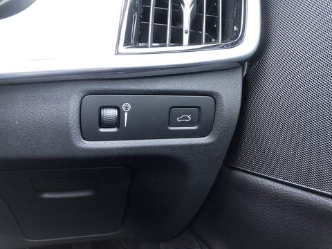 Volvo V90 T4 Momentum Plus - U1603