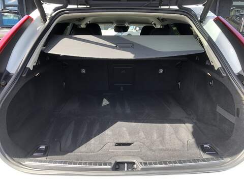 Volvo V90 T4 Momentum Plus - U1603