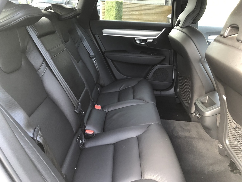 Volvo V90 T4 Momentum Plus - U1603