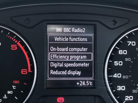 Audi Q2 TDI S line - U1610