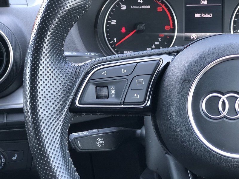 Audi Q2 TDI S line - U1610