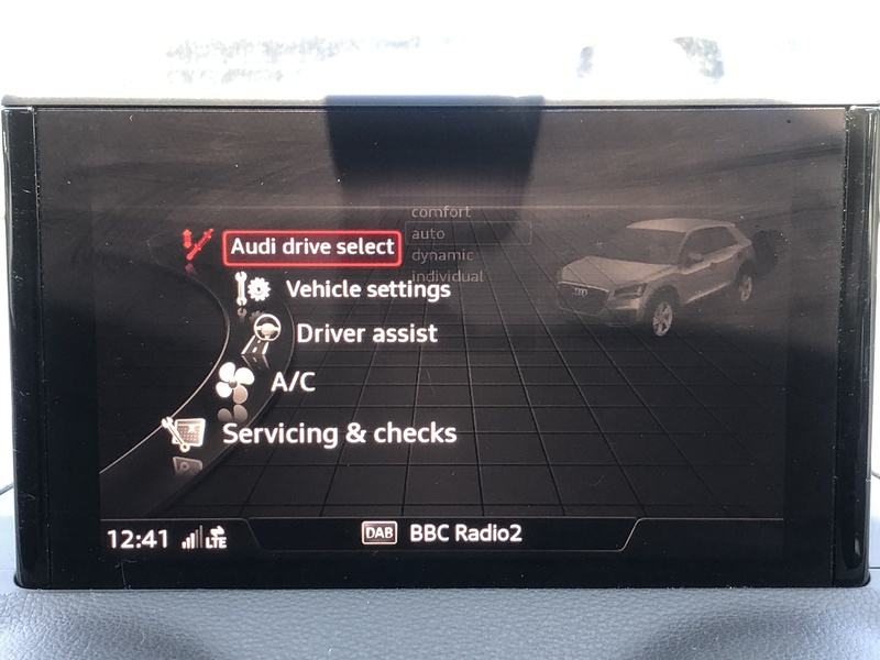 Audi Q2 TDI S line - U1610