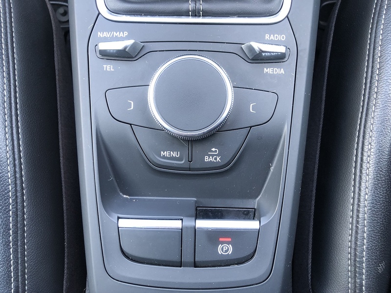 Audi Q2 TDI S line - U1610