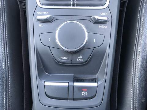 Audi Q2 TDI S line - U1610