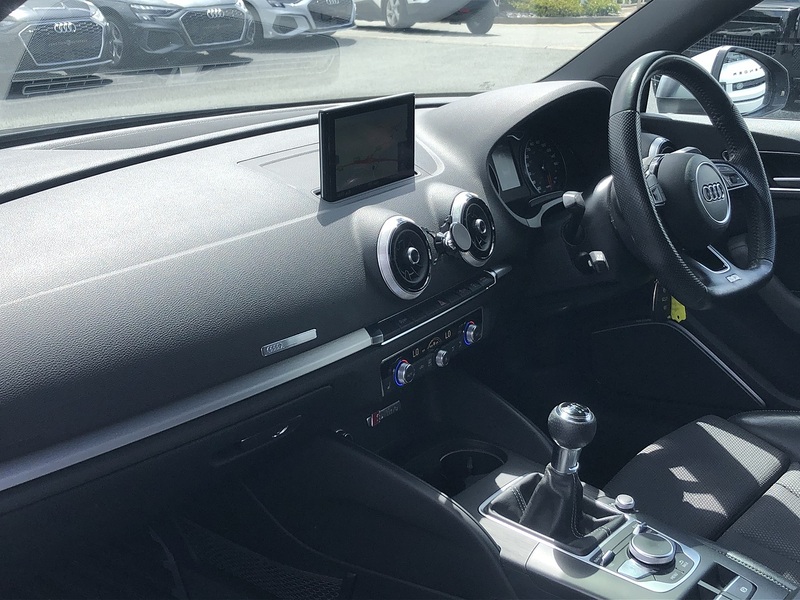 Audi A3 Cabriolet TFSI CoD S line - U1643