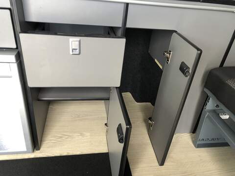 Volkswagen Transporter TDI T28 Highline - U1654