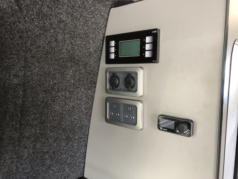 Volkswagen Transporter TDI T28 Highline - U1654