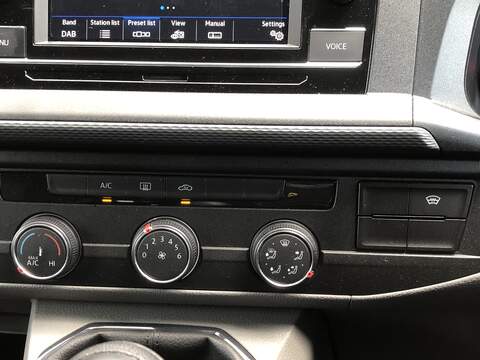 Volkswagen Transporter TDI T28 Highline - U1654