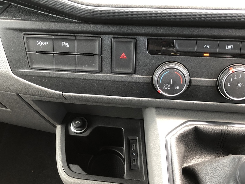 Volkswagen Transporter TDI T28 Highline - U1654