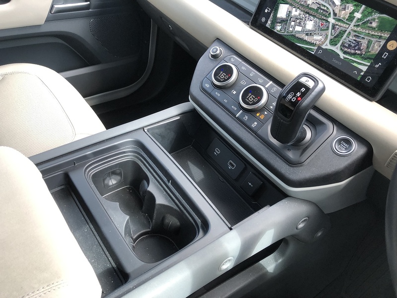 Land Rover Defender 110 D250 MHEV S - U1655