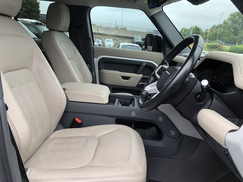 Land Rover Defender 110 D250 MHEV S - U1655