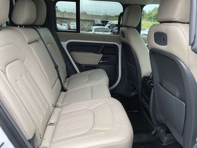 Land Rover Defender 110 D250 MHEV S - U1655