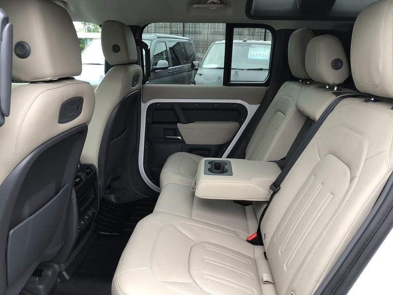 Land Rover Defender 110 D250 MHEV S - U1655