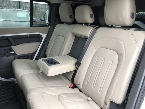 Land Rover Defender 110 D250 MHEV S - U1655