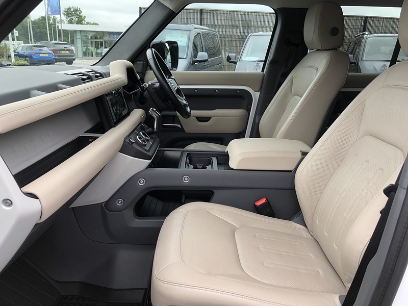 Land Rover Defender 110 D250 MHEV S - U1655