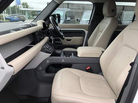 Land Rover Defender 110 D250 MHEV S - U1655