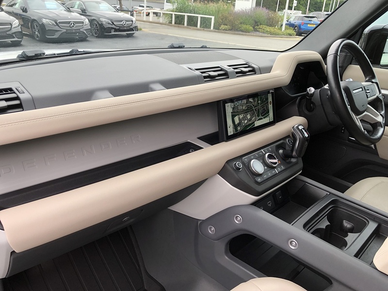 Land Rover Defender 110 D250 MHEV S - U1655