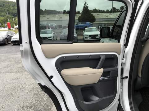 Land Rover Defender 110 D250 MHEV S - U1655