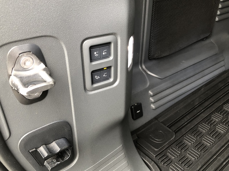 Land Rover Defender 110 D250 MHEV S - U1655