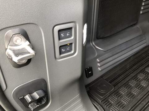 Land Rover Defender 110 D250 MHEV S - U1655