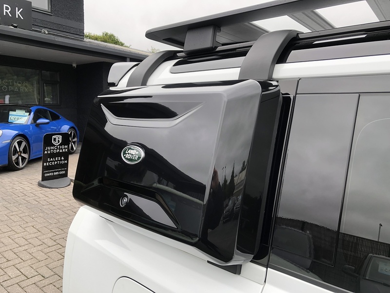 Land Rover Defender 110 D250 MHEV S - U1655